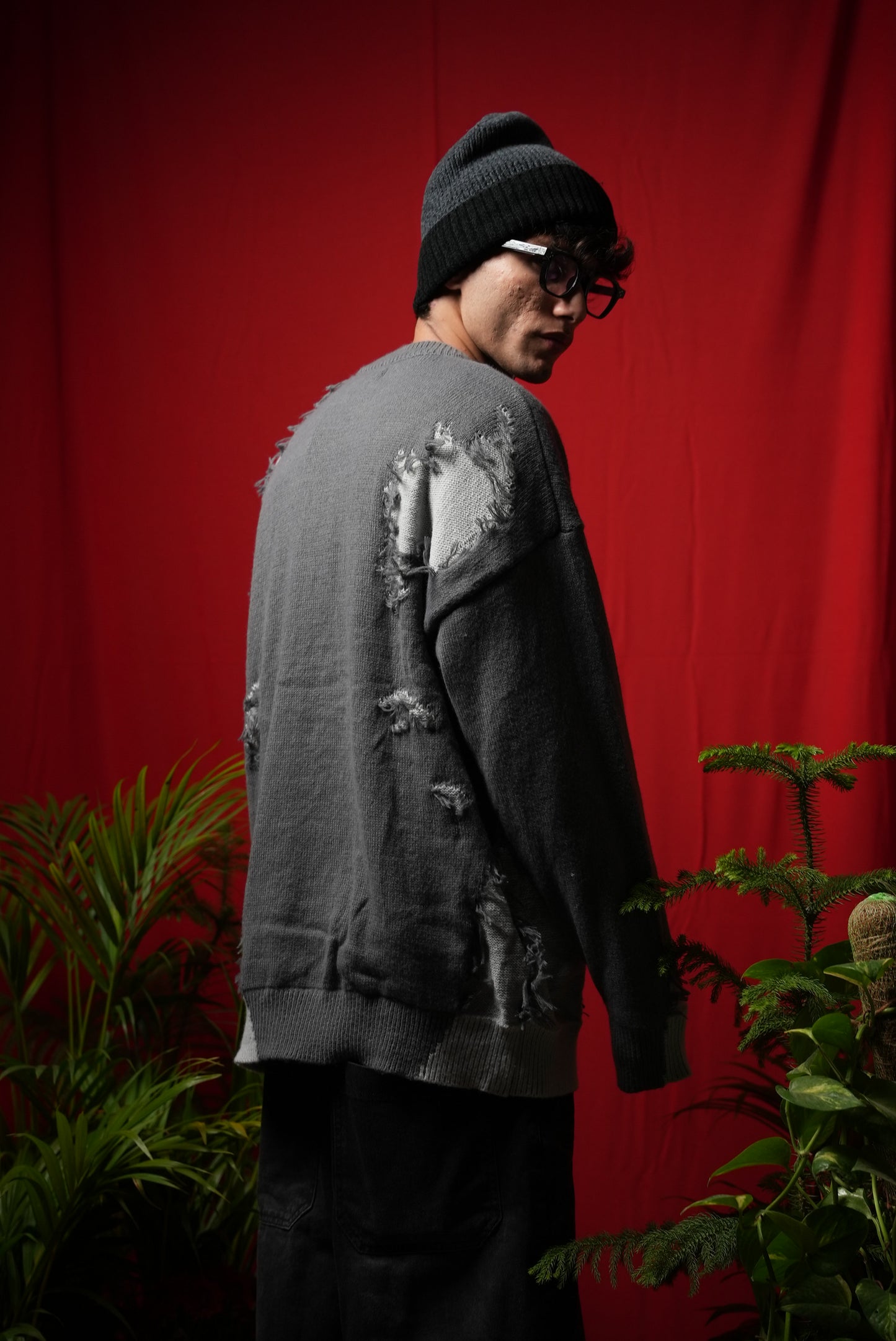 DISTRESSED ITALIAN SWEATSHIRT