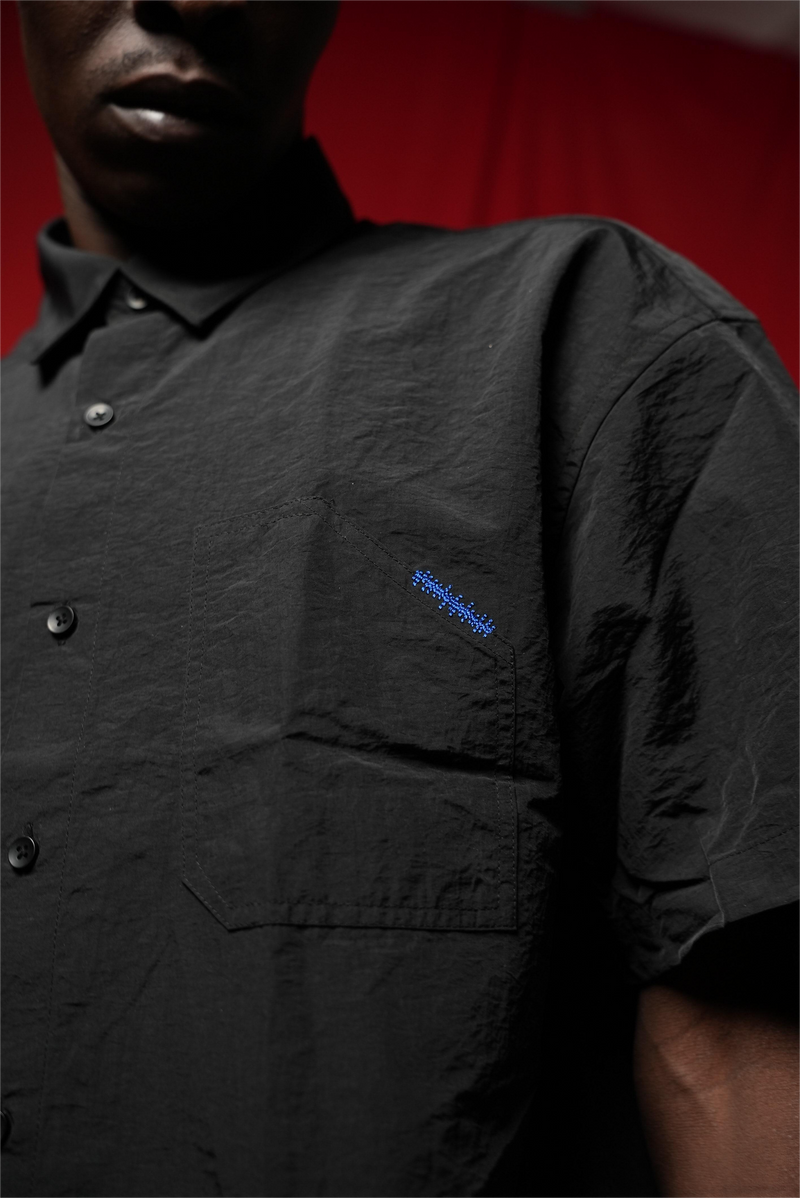 है Label Core Shirt