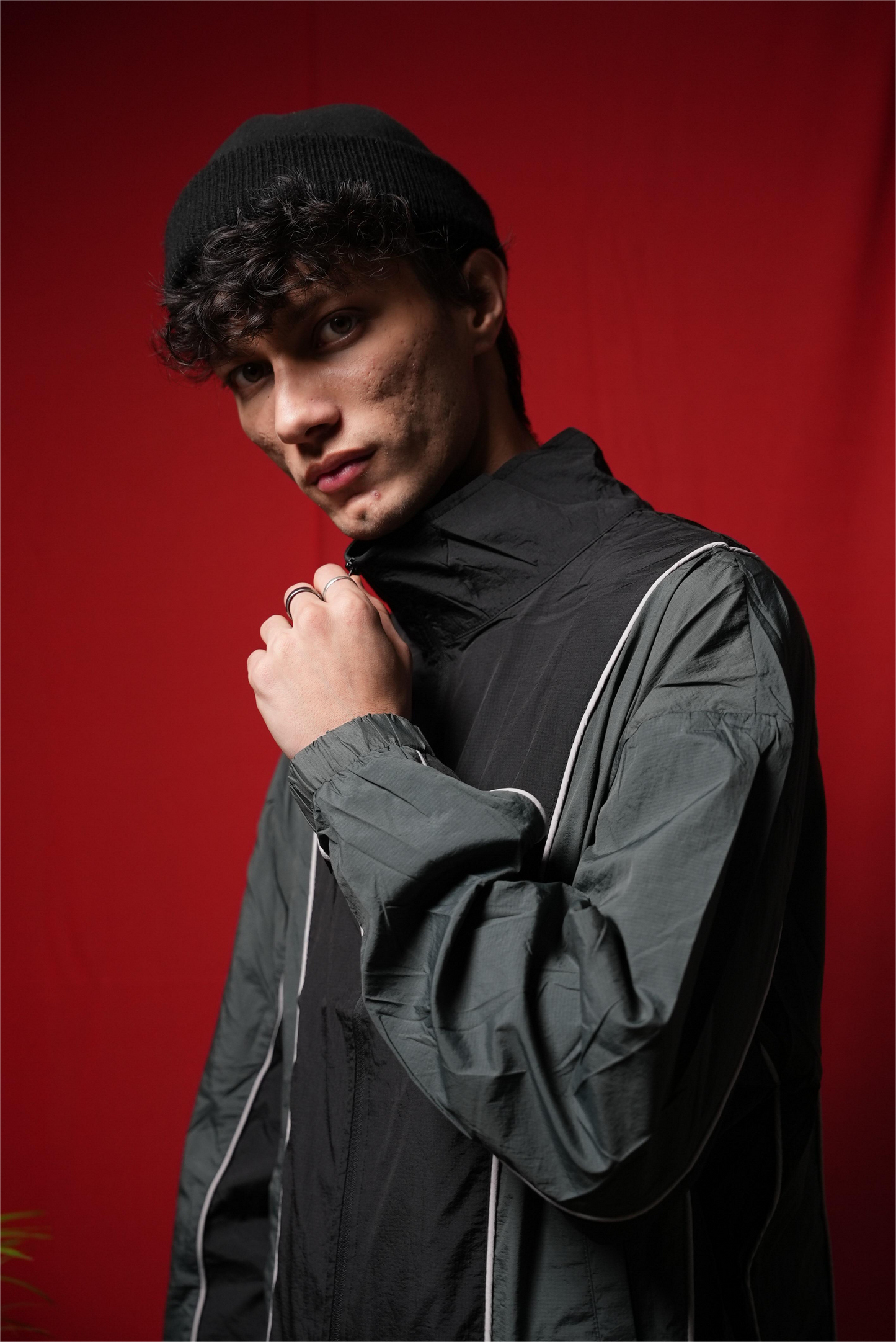 TECHNICAL WINDBREAKER